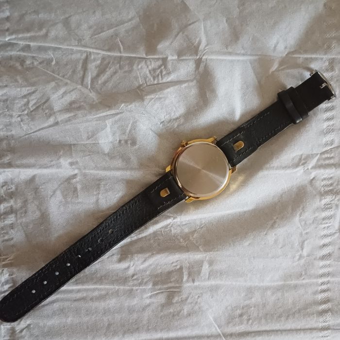 Zegarek Gucci piękny ze zmienna tarcza noc/dzień