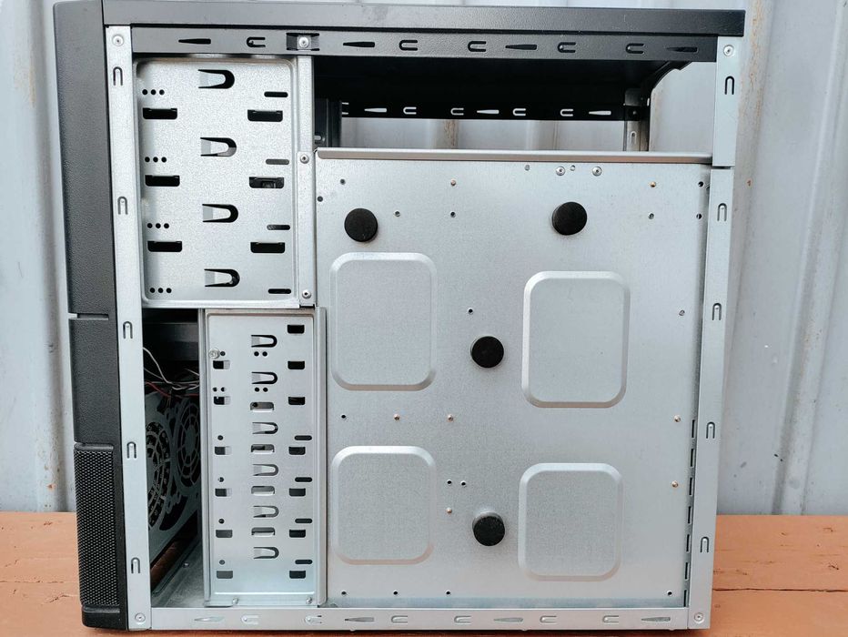 Брендовий корпус Asus Vento A8 Chassis ATX