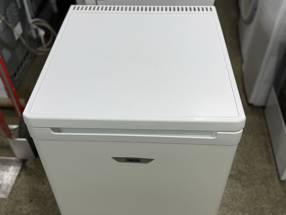 Малий холодильник sanussi Європи студент. 90 висота