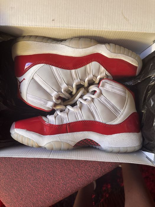 Jordan 11 cherry