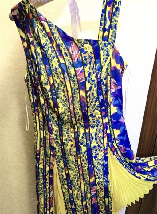 Продам платье Versace