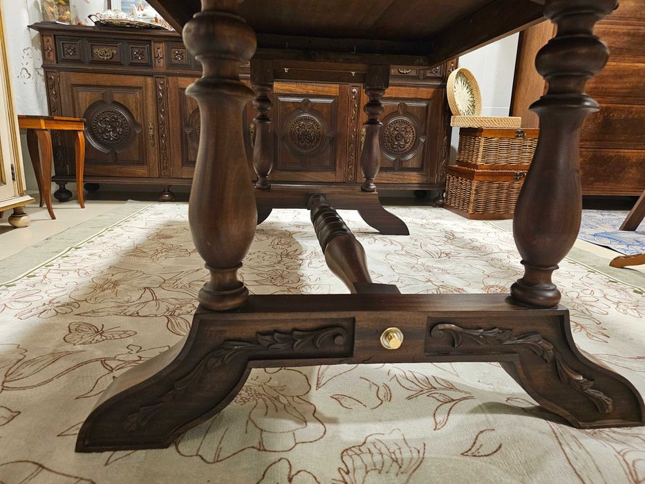 Mesa de Jantar em madeira maciça