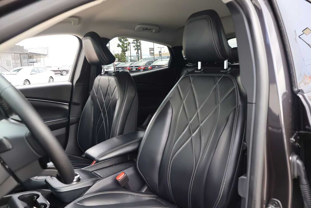 Ford Mustang Mach-E Premium      2023