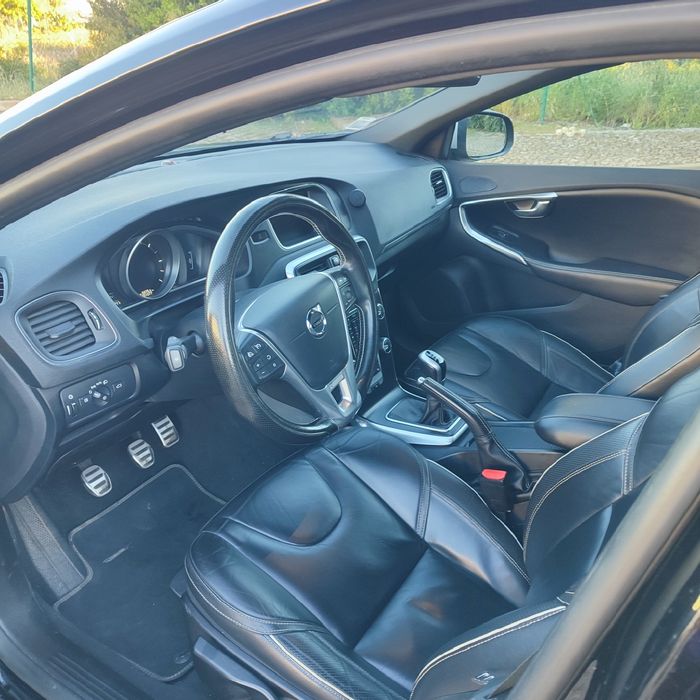 Volvo V40 R design