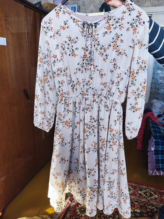 Літня сукня в квіточках