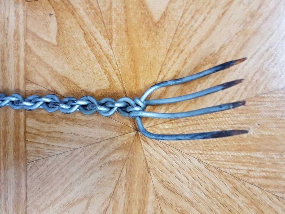 Garfo de artesanato para churrasco ou assados em metal