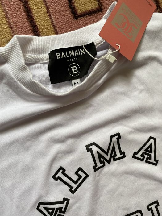 Спортивний жіночий костюм