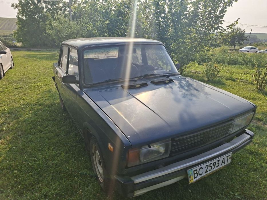 Автомобіль ВАЗ 21053