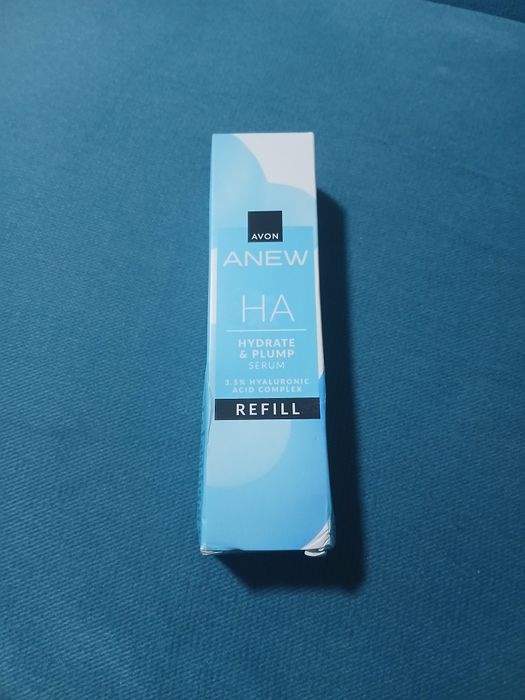 Avon Anew Hydrate & Plump serum nawilżająco-ujędrniające z 3,5% kwasem hialuronowym uzupełnienie Refill 30 ml