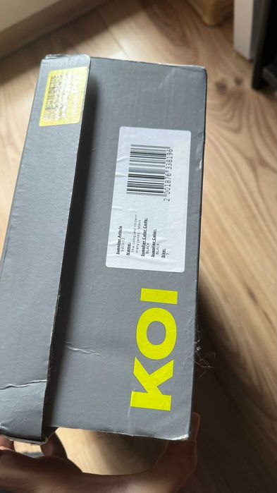 Buty KOI  w stylu Wednesday