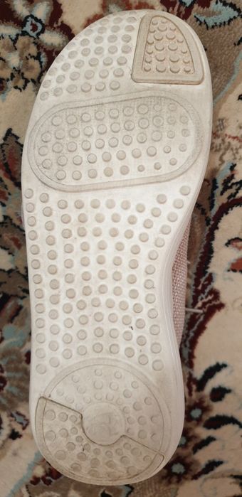 Продам кросівки р.39