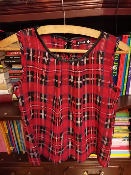 T-shirt w kratę Sinsay