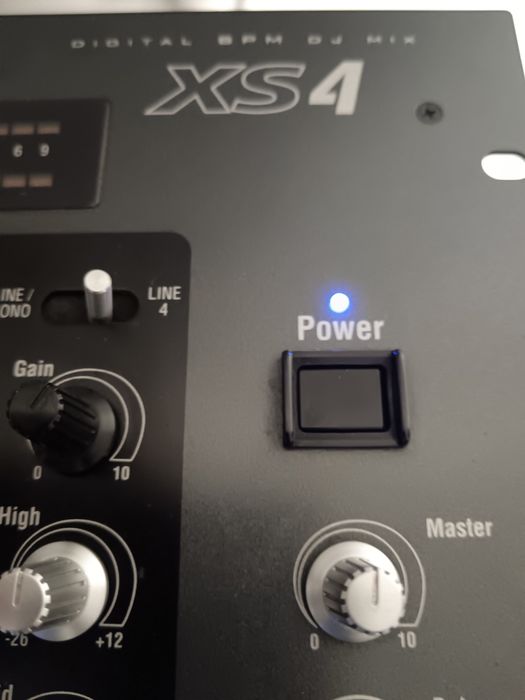 Mesa de mistura DJ Audiophony XS4 de 4 canais