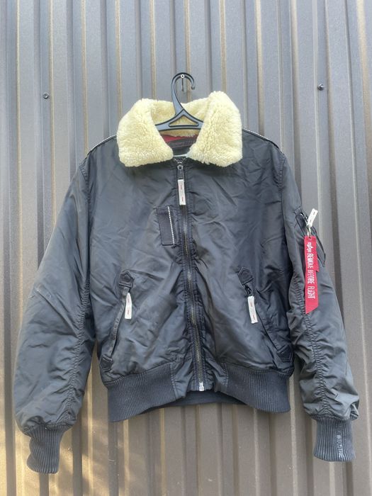 Бомбера alpha industries!