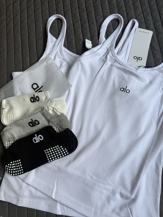 Майка топ на бретелях alo yoga ribbed prosper tank