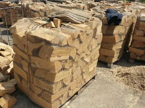 Drewno kominkowe na palecie oraz luzem | Buk Dąb Brzoza Grab | Pewne