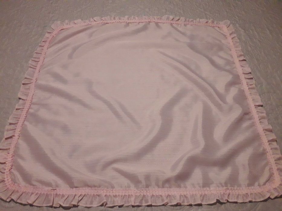 Toalha de mesa rosa acetinada