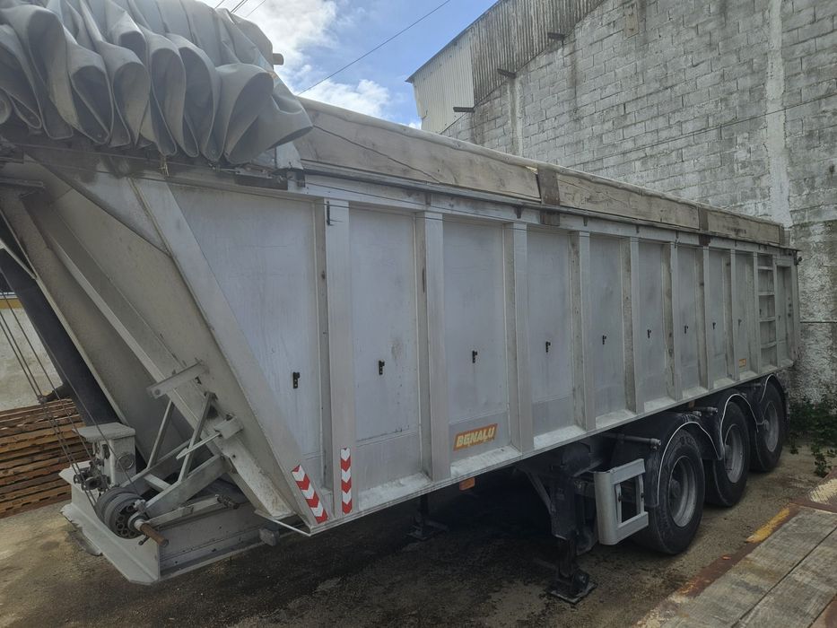 Vende se reboque basculante de aluminio