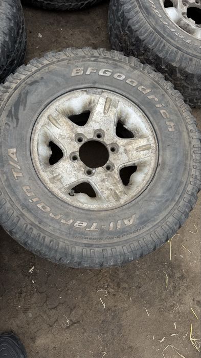 Запаска для позашляховика, запасне колесо