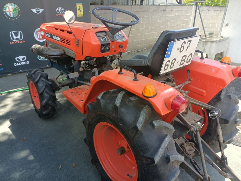 Kubota  245 , e ou, Kubota B 7200 DT matrícula e documentos