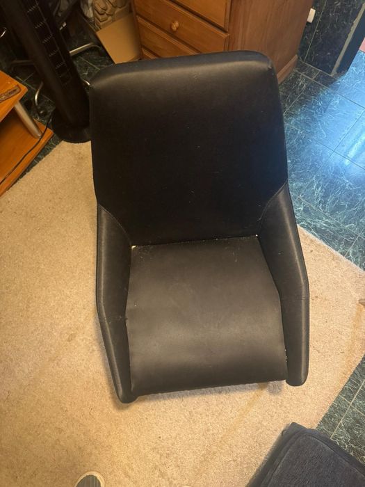 6 Cadeiras preta de metal