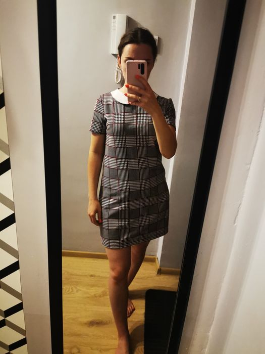 Krótka sukienka w kratkę