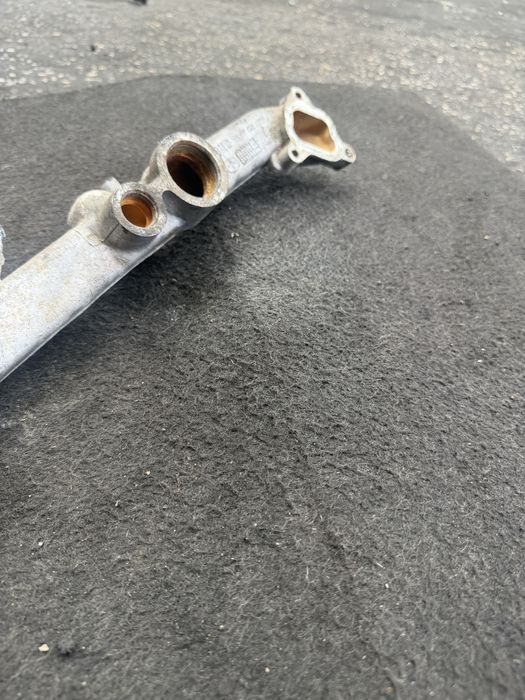 Tubo de refrigeração BMW M62 – Ref. OEM 11 53 7 022 200