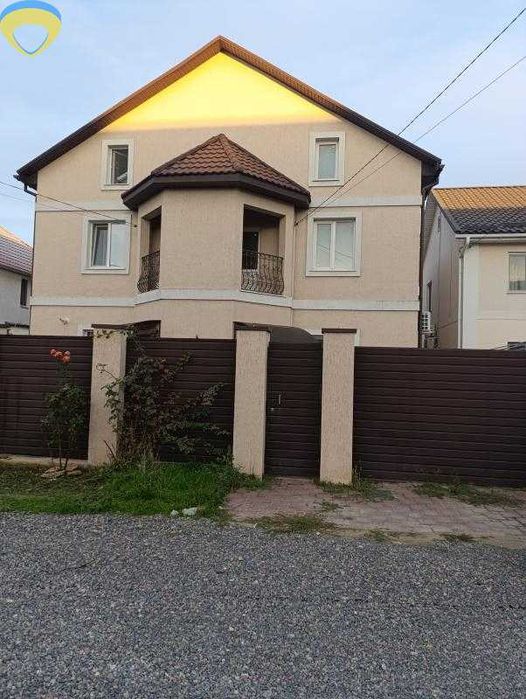 Продам дом-дуплекс в Червонном хуторе!