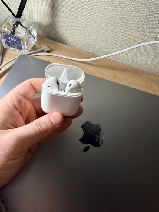 навушники Airpods 2