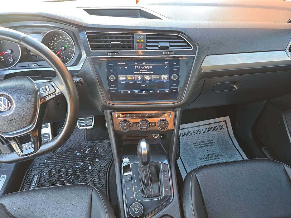 Volkswagen Tiguan SE R-Line Black 2021 — стиль и полный привод