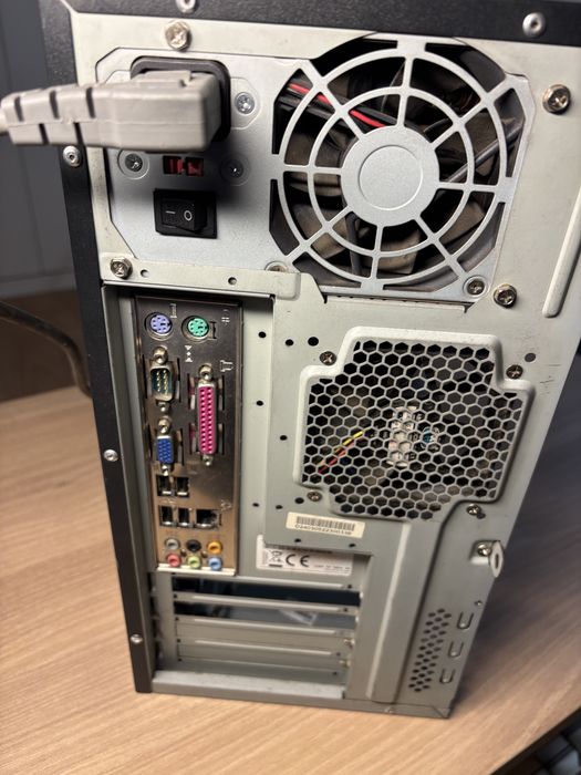 Caixa PC com fonte