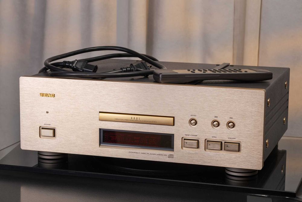 CD проигрыватель TEAC VRDS-25