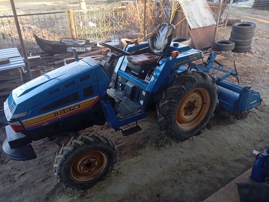 Продам або обміняю на більший трактор.Терміново!