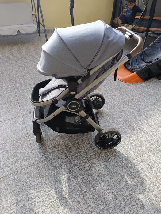 Carinho de passeio bebê