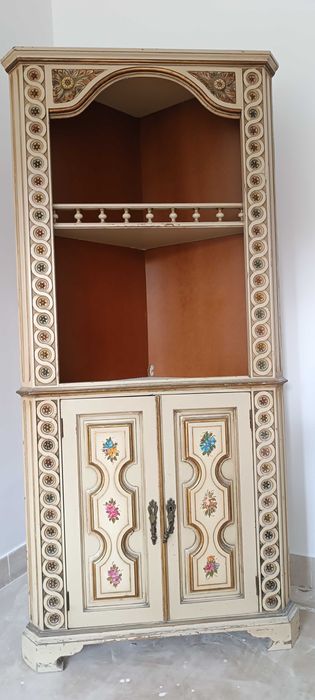 Credência e cantoneira