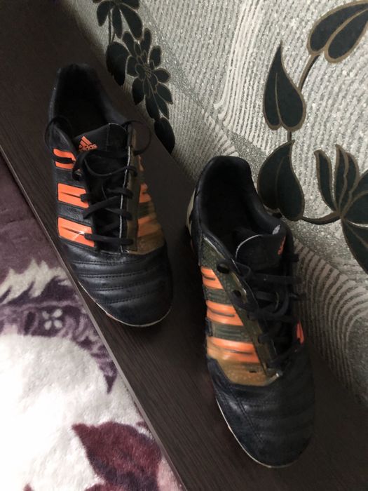 Футбольні бутси р.41