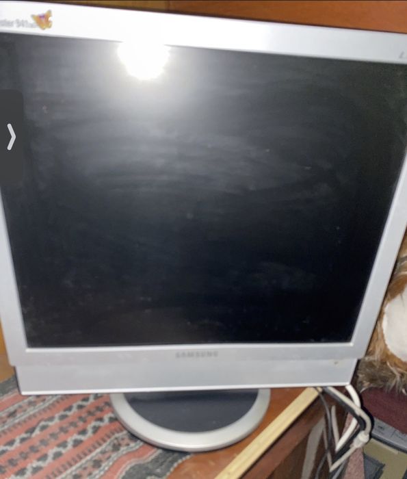 Монитор-телевизор Samsung  старого образца на дачу