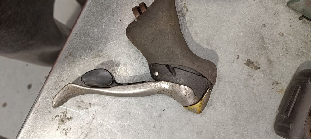 Várias manetes sem par