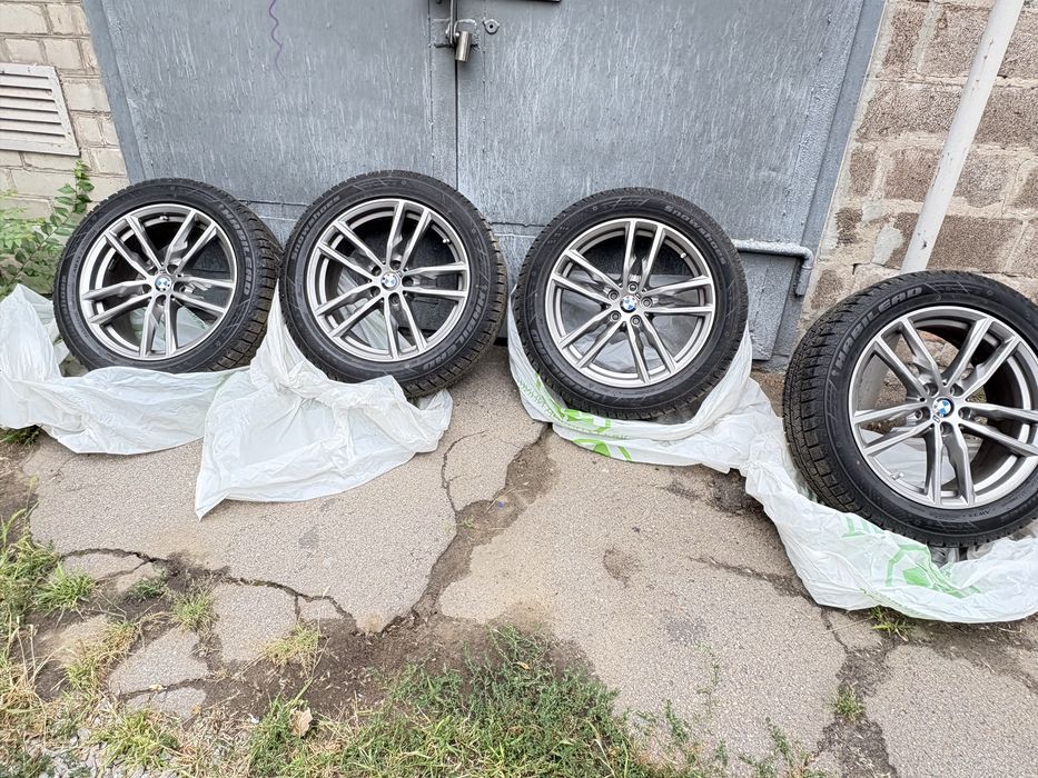 Продам оригінальні диски BMW Style 698M.  Підходять на BMW G01 та G02. R19