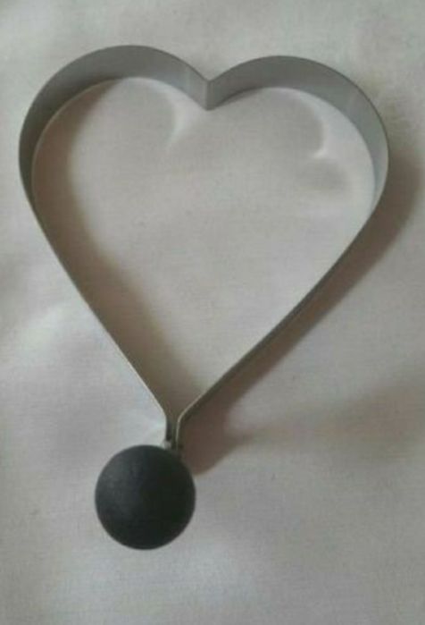 Moldes para bolachas coração e forma de ovo estrelado