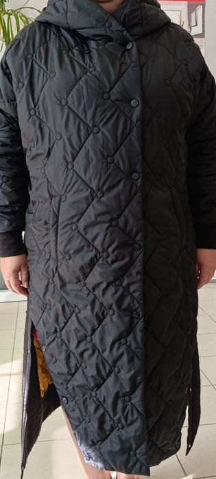 Продам плащ,в гарному стані,дуже зручний та модний,великого розміру