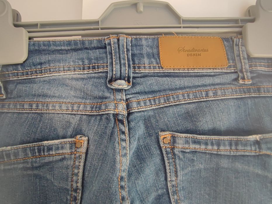 Spodnie jeansowe Stradivarius 32