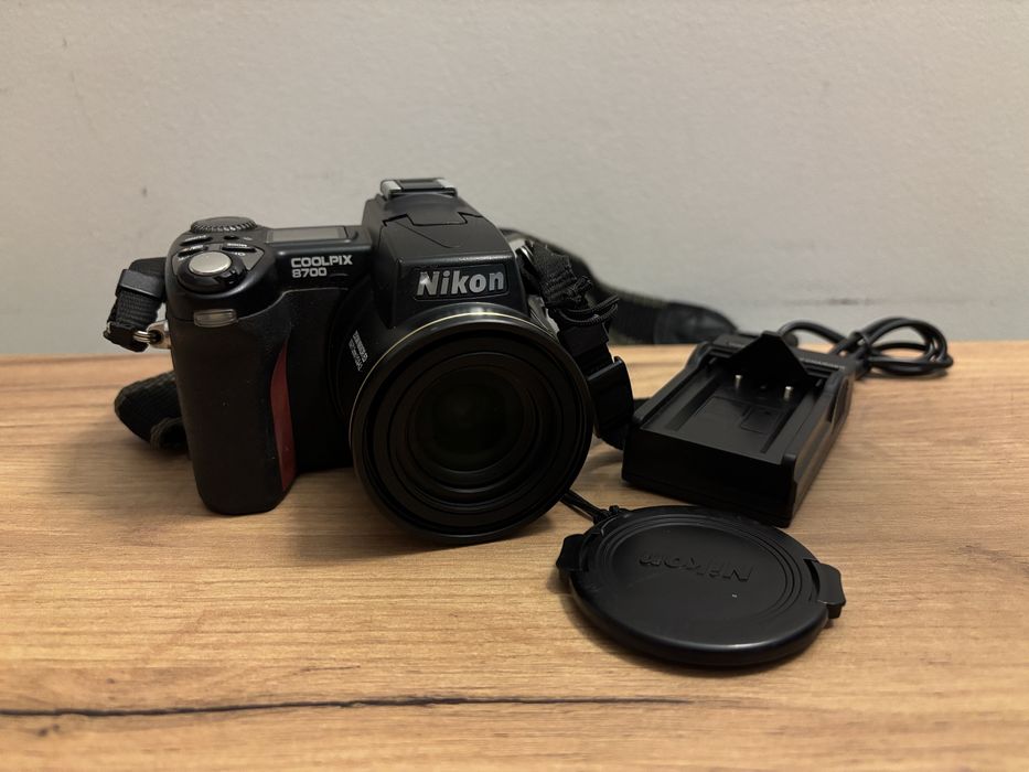 Nikon Coolpix 8700