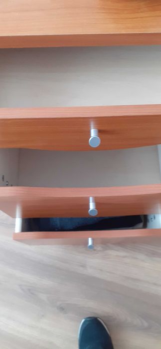 Vendo 2 mesinhas de cabeceira com 3 gavetas