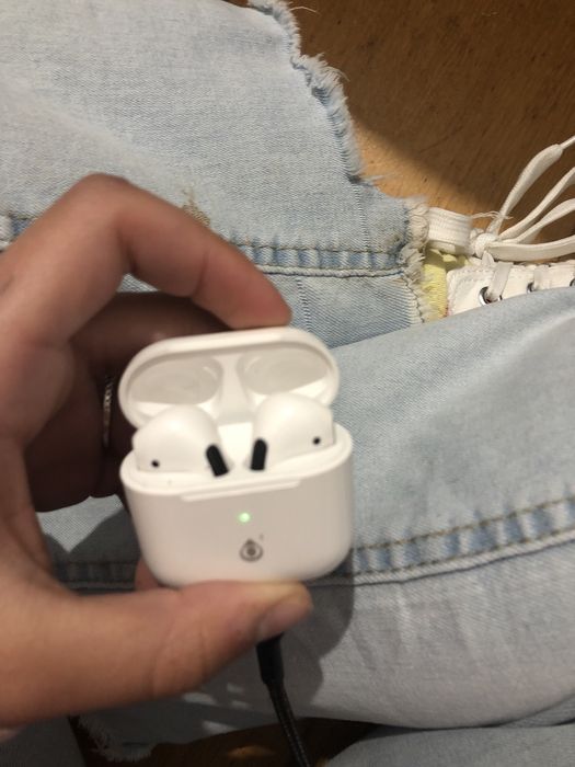 Fones sem fio branco