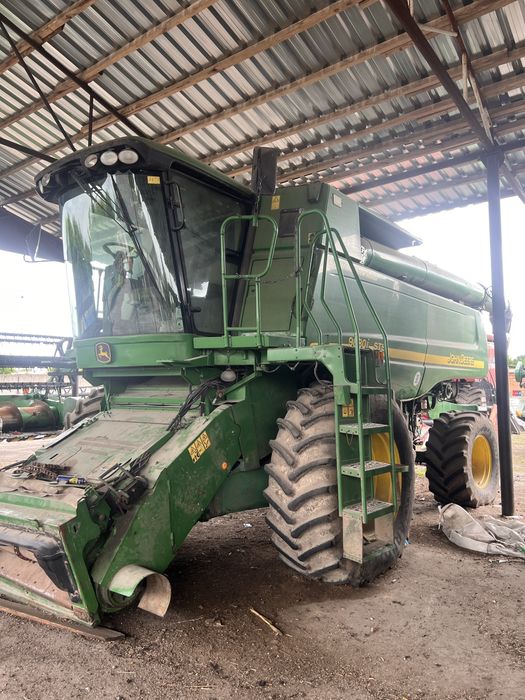 Комбайн John Deere 9880