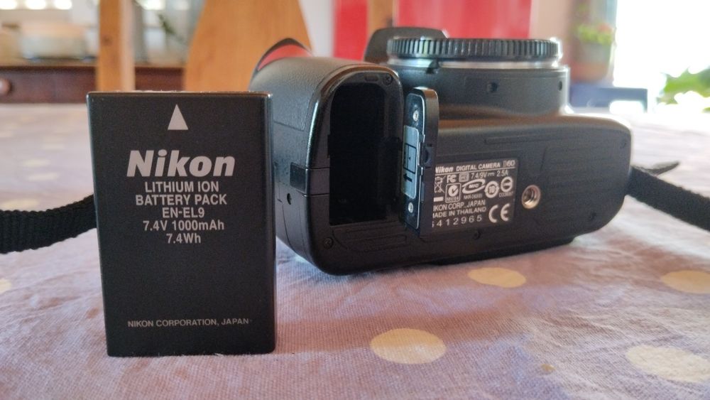 Nikon D60 Máquina Fotográfica DSLR