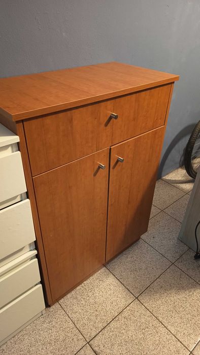 Sapateira como nova em madeira