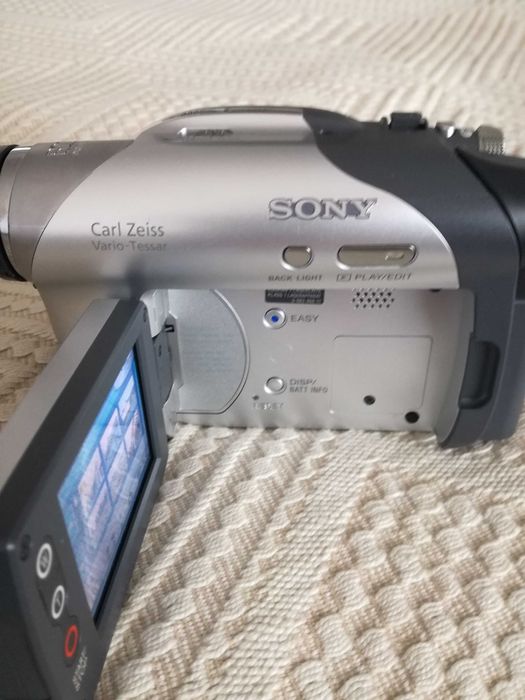 Vendo: Digital Video Câmera, DCR-DVD.   105 E, como nova!