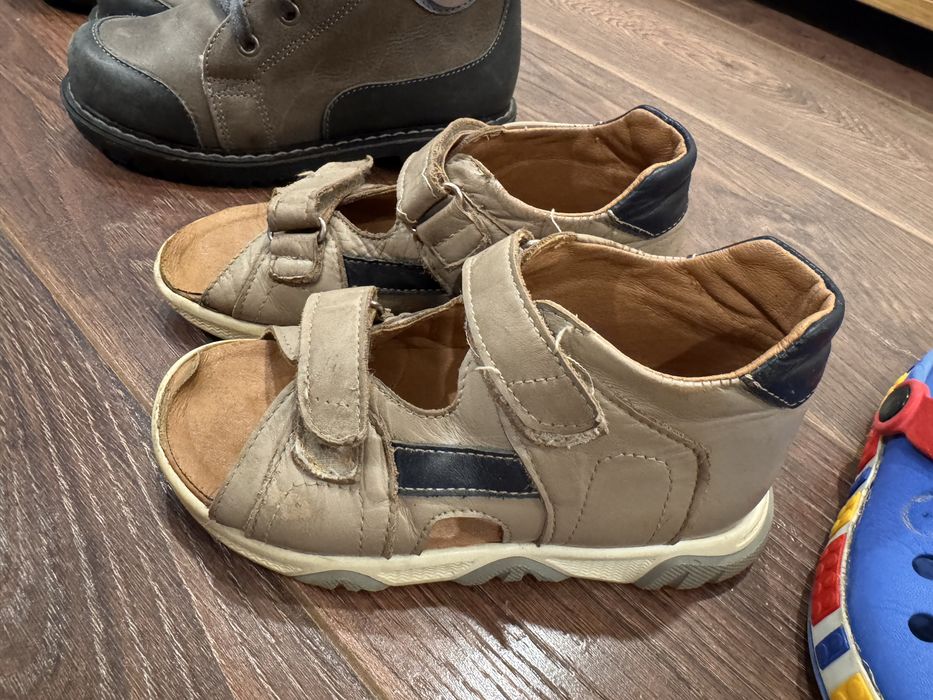 Дитяче взуття нове і б/в недорого